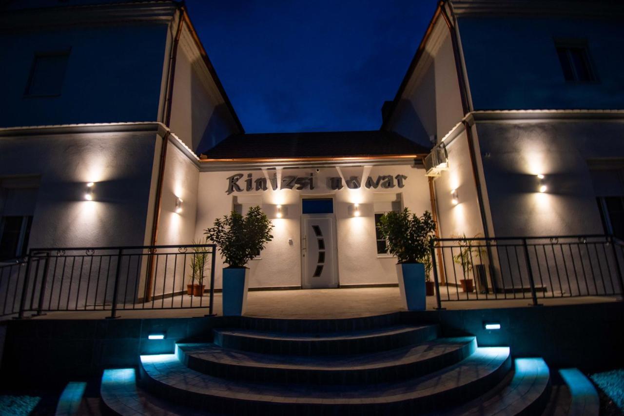 Kinizsi Udvar Apartmanhaz Balatonboglar Exterior photo