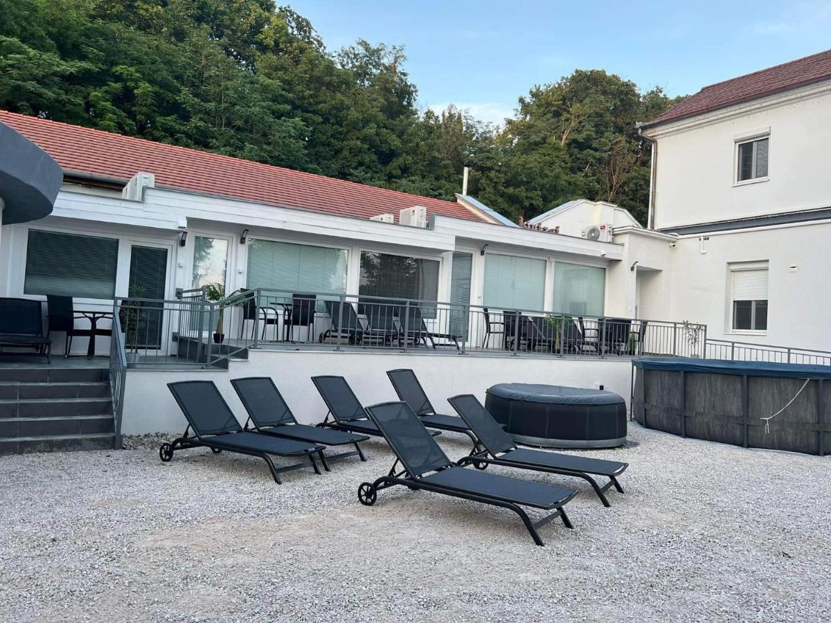 Kinizsi Udvar Apartmanhaz Balatonboglar Exterior photo