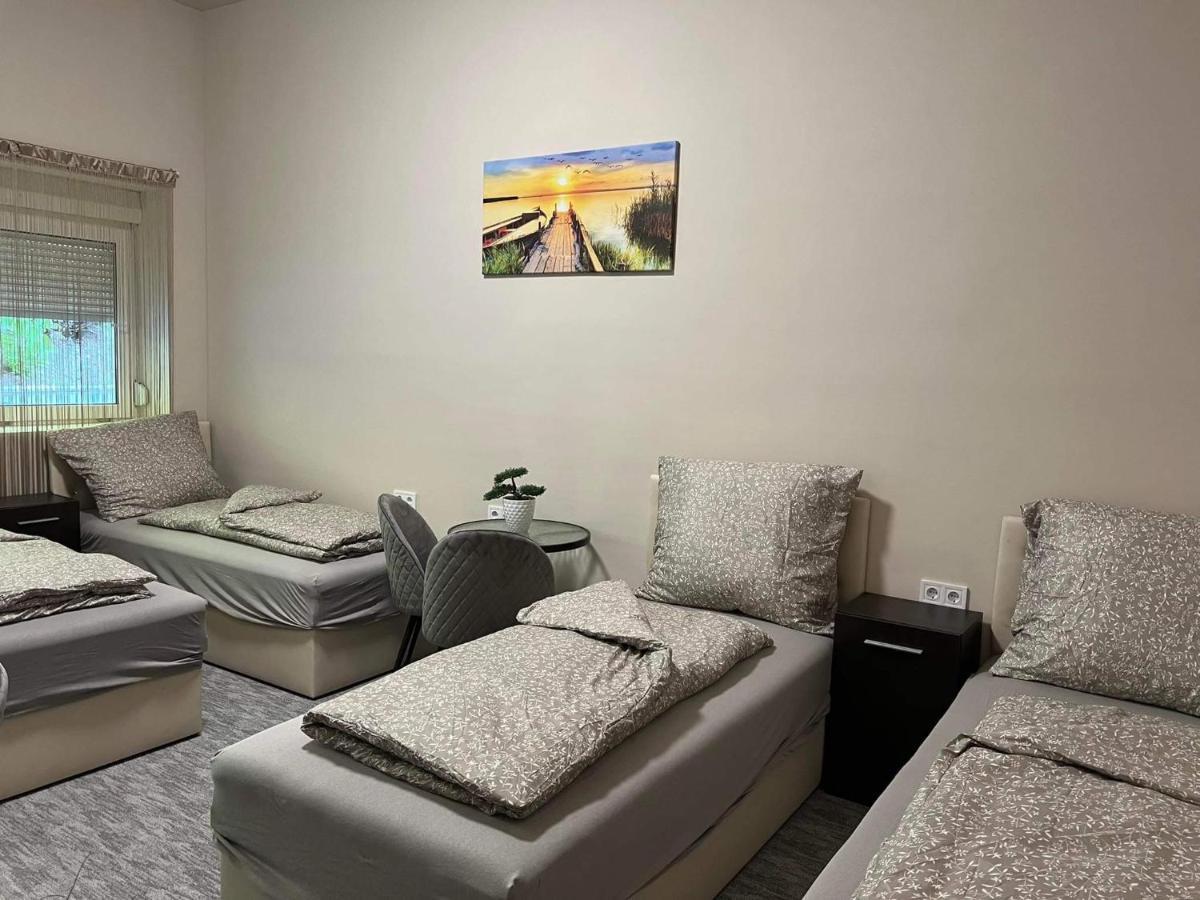 Kinizsi Udvar Apartmanhaz Balatonboglar Exterior photo