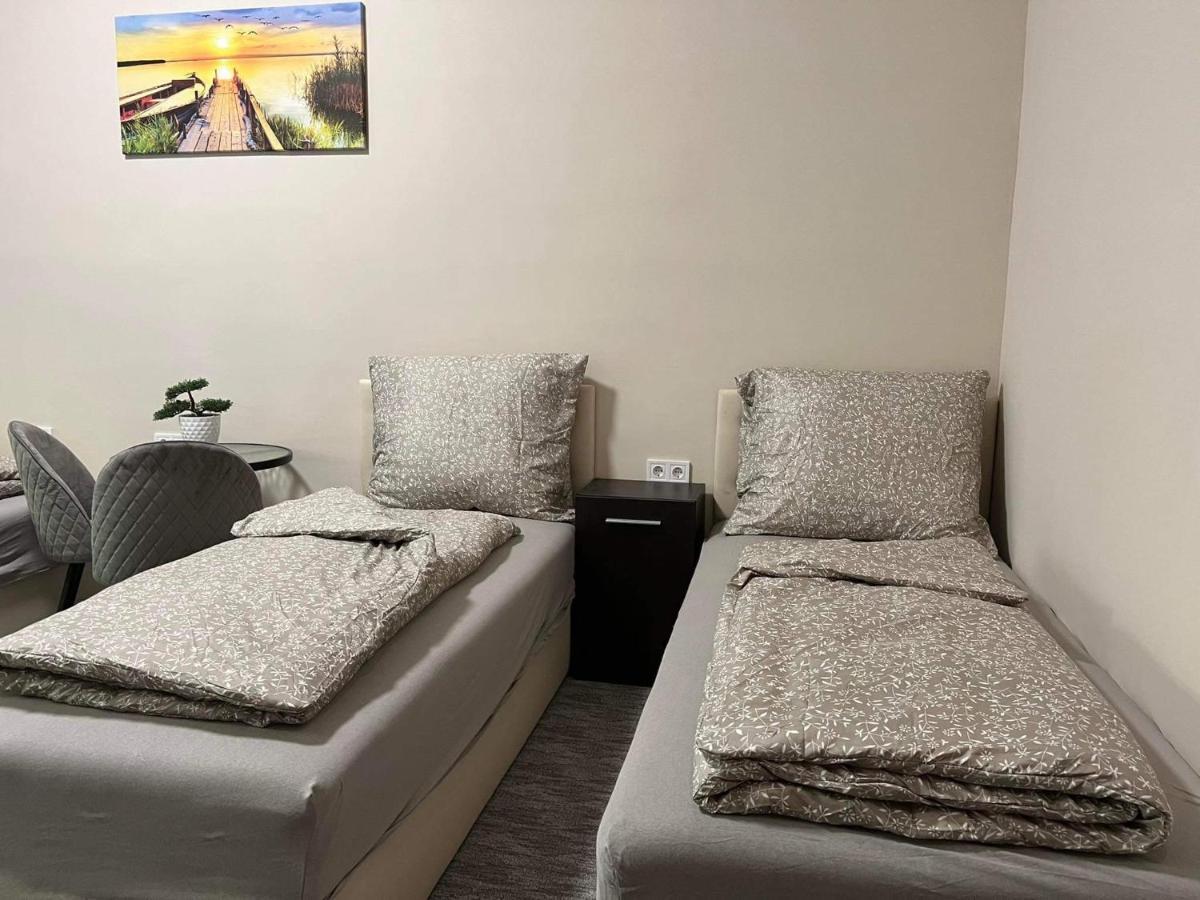 Kinizsi Udvar Apartmanhaz Balatonboglar Exterior photo