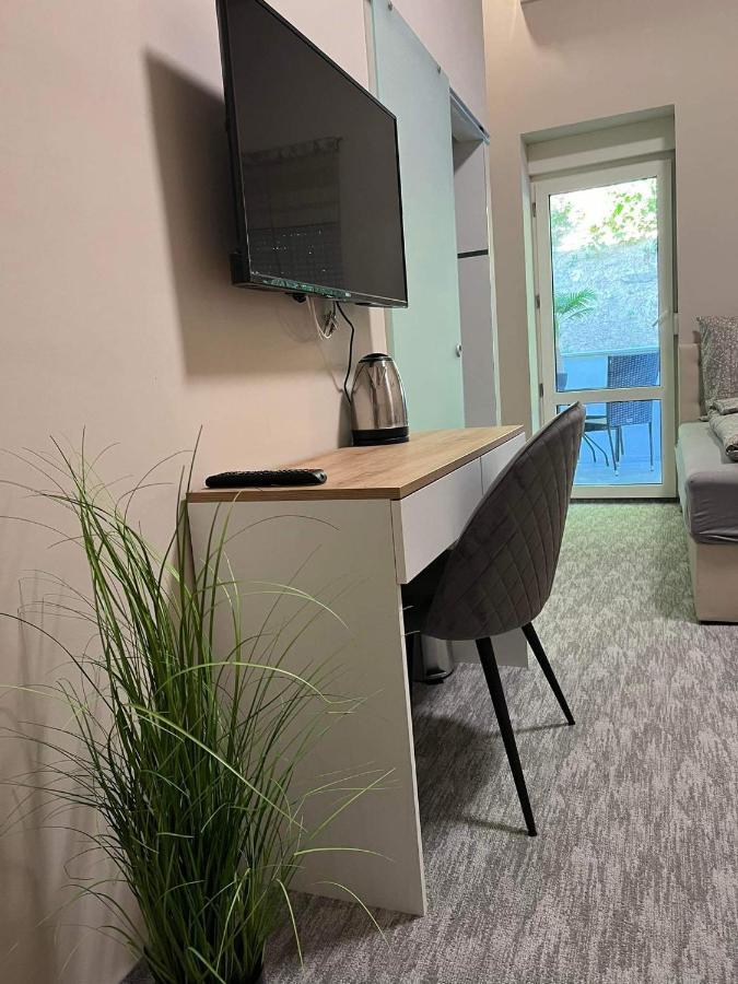 Kinizsi Udvar Apartmanhaz Balatonboglar Exterior photo
