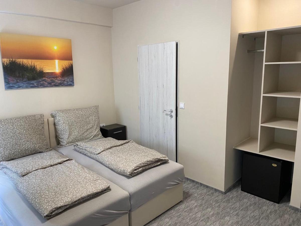 Kinizsi Udvar Apartmanhaz Balatonboglar Exterior photo