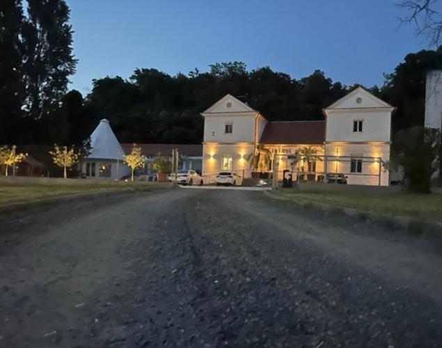 Kinizsi Udvar Apartmanhaz Balatonboglar Exterior photo