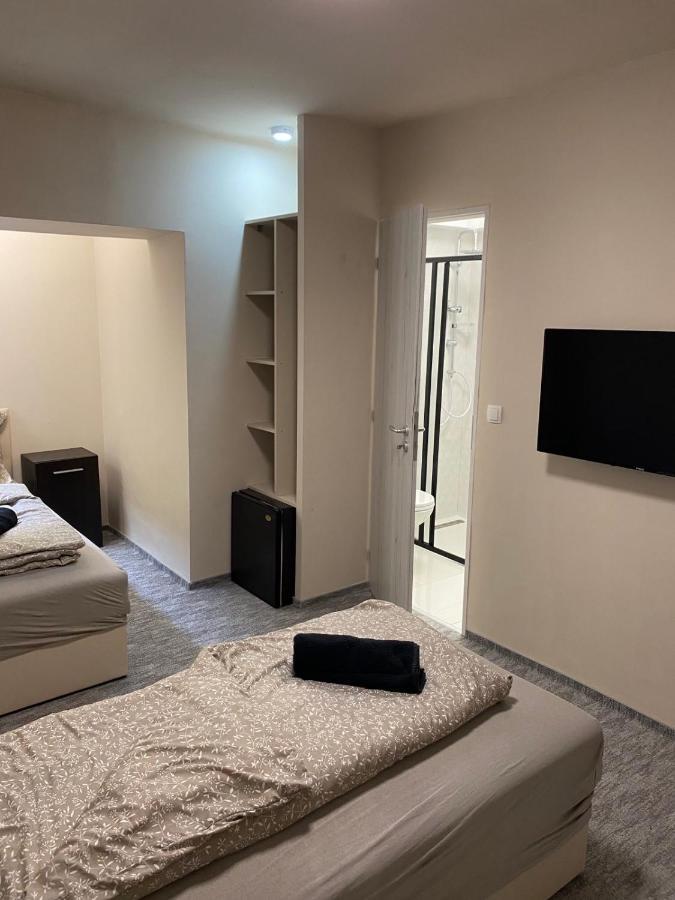 Kinizsi Udvar Apartmanhaz Balatonboglar Exterior photo