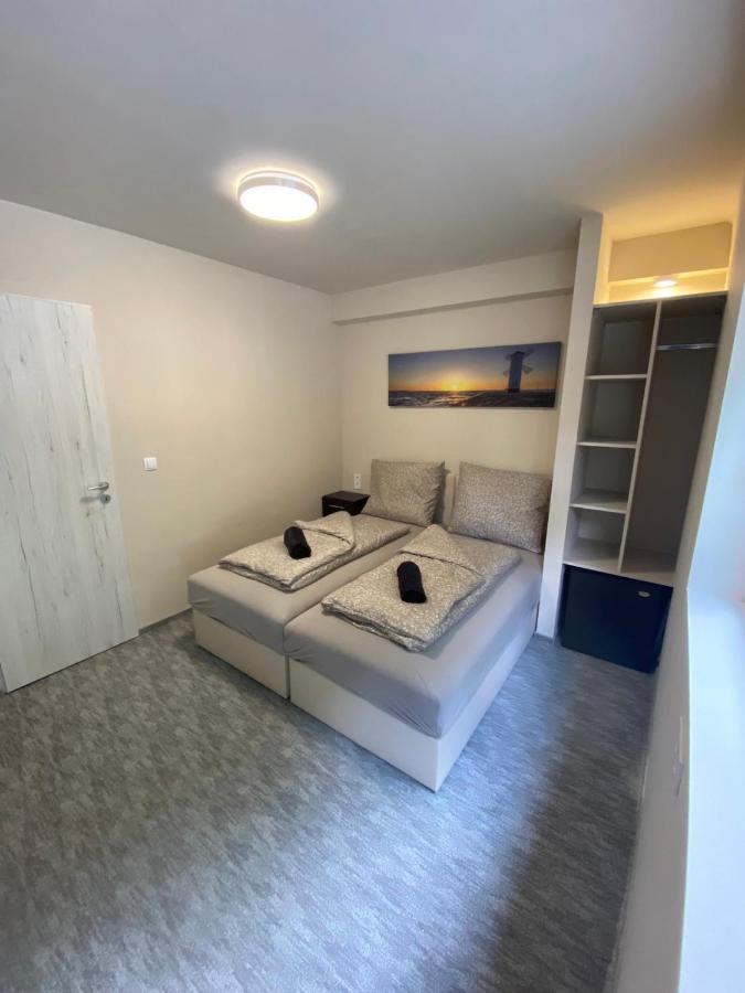 Kinizsi Udvar Apartmanhaz Balatonboglar Exterior photo