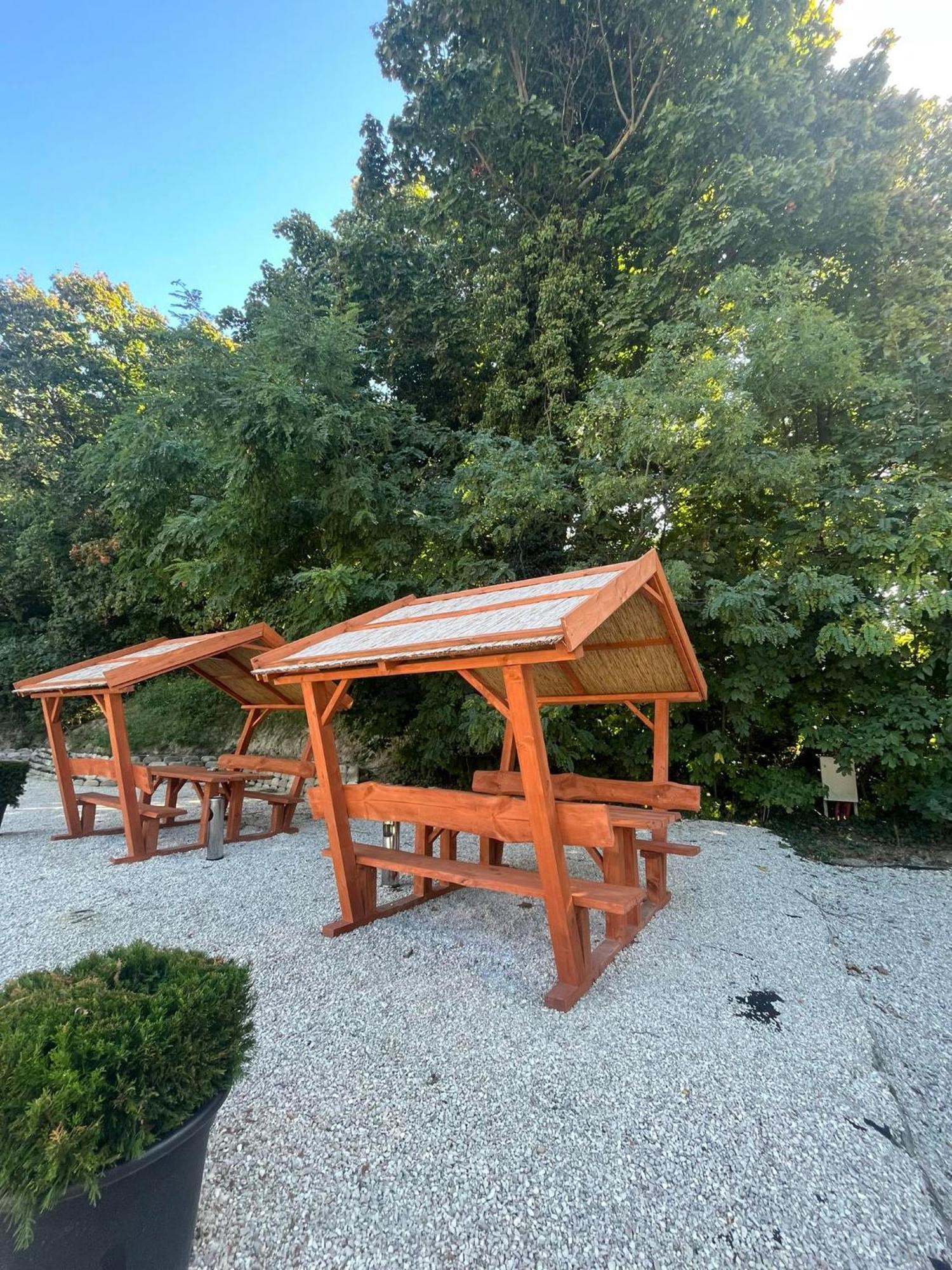 Kinizsi Udvar Apartmanhaz Balatonboglar Exterior photo