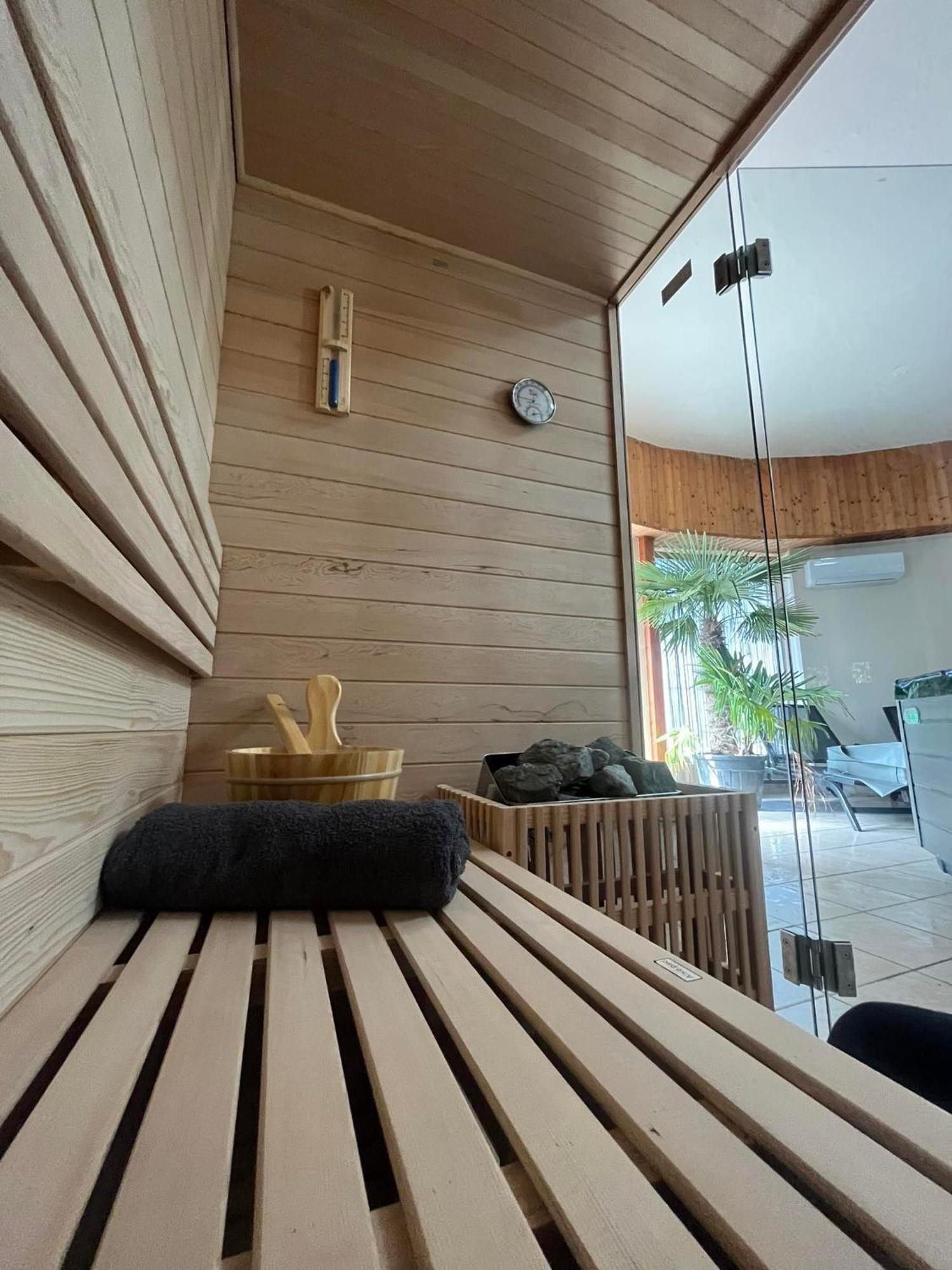 Kinizsi Udvar Apartmanhaz Balatonboglar Exterior photo